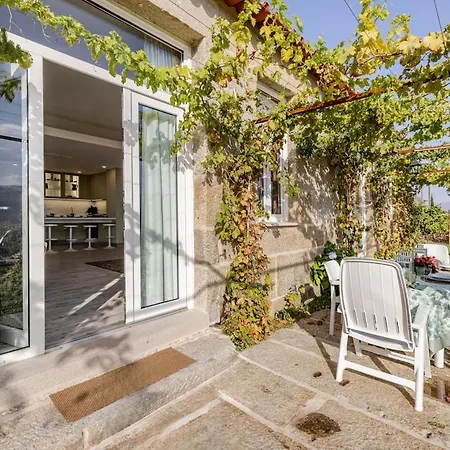 Charming Vineyard Retreat - Casa De Sequeiros بيت للعطل Ancede